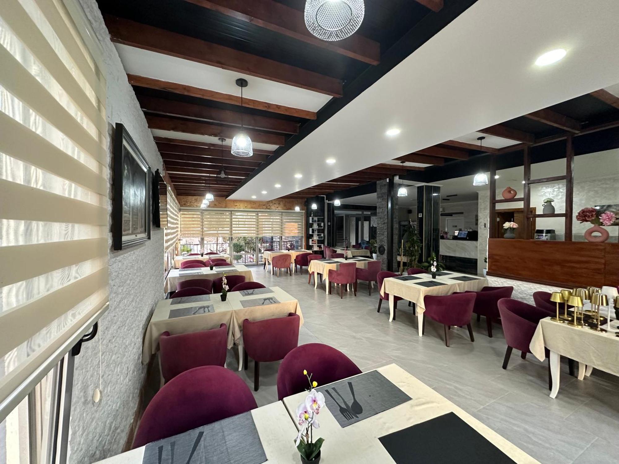 Hotel Halibas อุลซิน ภายนอก รูปภาพ